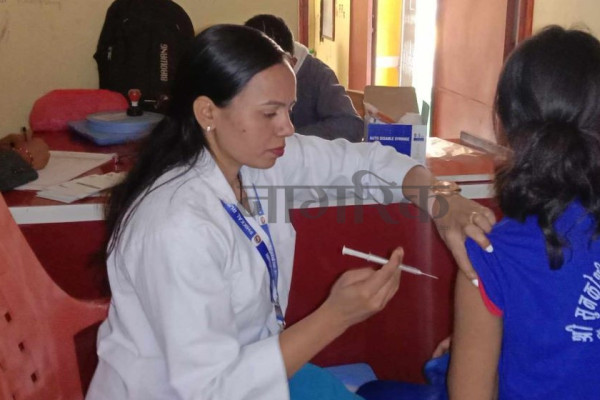 दुई लाख ३७ हजार किशोरीलाई क्यान्सरविरुद्धको खोप